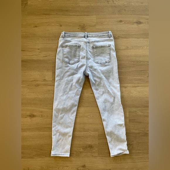 Women’s cropped, slim leg denim jeans. - Picture 2 of 4